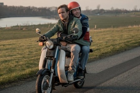 Der Kinofilm SIMPEL thematisiert das Leben mit einem Bruder mit Handicap