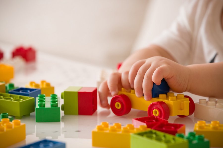 La CSEC-N propose un contre-projet indirect à l’initiative sur les crèches avec des modifications importantes pour les enfants en situations de handicap