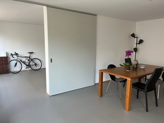 Gemeinsam wohnen – selbstbestimmt leben: Menschen mit und ohne Behinderung leben gemeinsam in einer 3er-WG