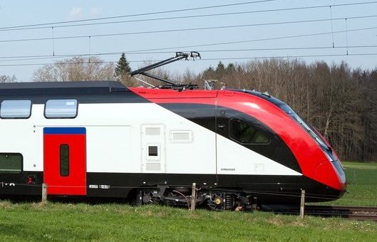 Neuer Doppelstockzug