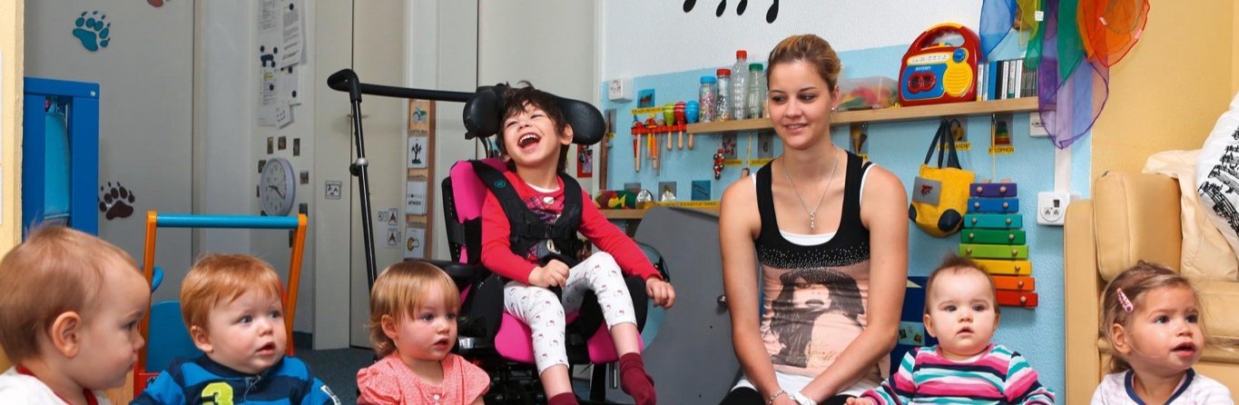 Conseil national: places de crèche aussi pour les enfants en situations de handicap