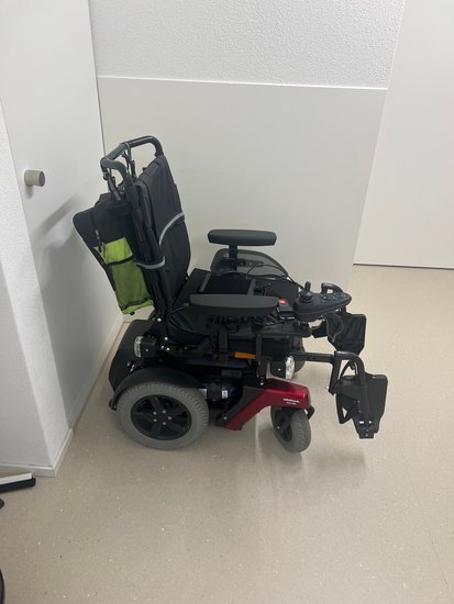 Elektro-Rollstuhl