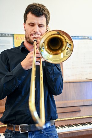 George Marti spielt Posaune