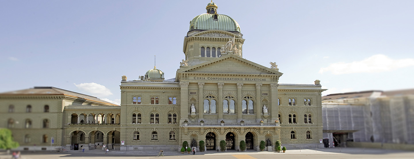 Richter muss Überwachung genehmigen